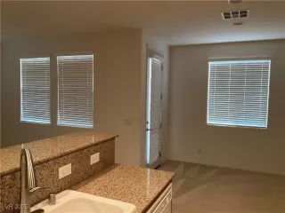 Photo #6: 2680880 Listing 