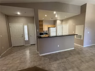 Photo #2: 2680919 Listing 