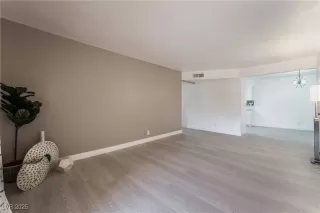 Photo #2: 2680920 Listing 