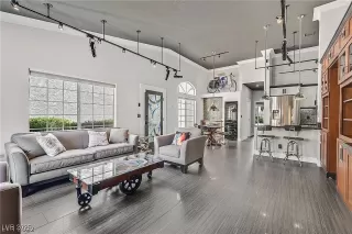 Photo #1: 2680927 Listing 