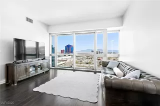 Photo #2: 2680950 Listing