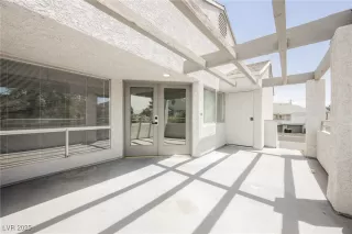 Photo #6: 2680956 Listing