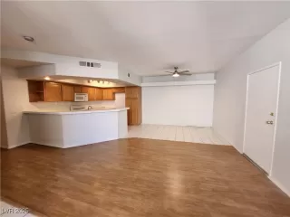 Photo #2: 2680959 Listing