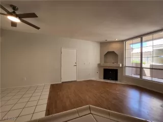 Photo #5: 2680959 Listing