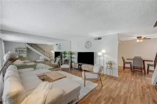 Photo #4: 2681021 Listing