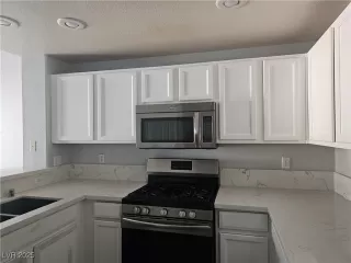 Photo #1: 2681037 Listing 