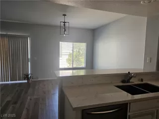 Photo #2: 2681037 Listing 