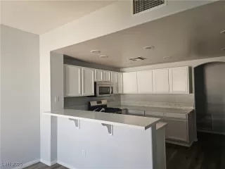 Photo #5: 2681037 Listing 