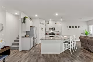 Photo #6: 2681039 Listing