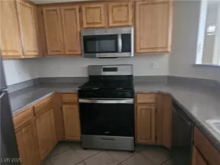 Photo #3: 2681040 Listing 