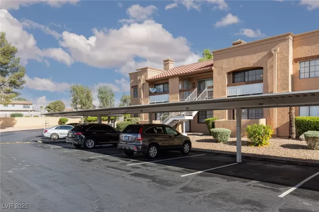 MLS: 2681043 Condo For Sale