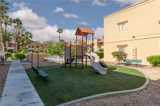 Photo #4: 2681043 Listing