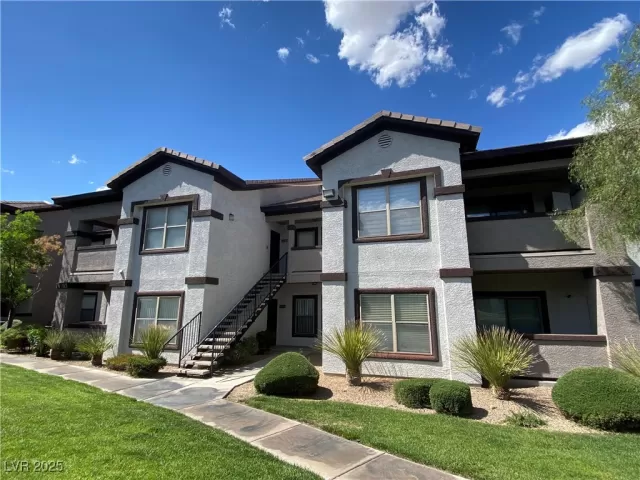 MLS: 2681051 Condo For Sale