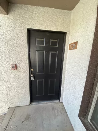 Photo #1: 2681051 Listing 