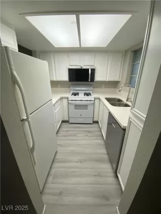 Photo #2: 2681058 Listing 