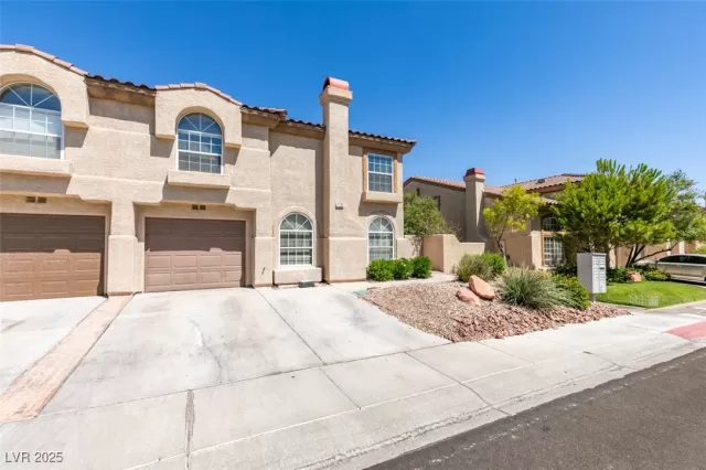 MLS: 2681073 Condo For Sale