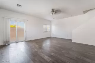 Photo #3: 2681083 Listing