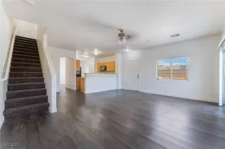 Photo #5: 2681083 Listing