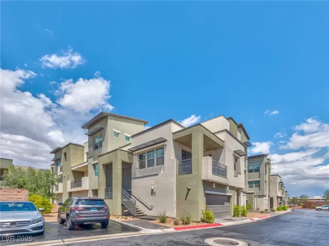 MLS: 2681084 Condo For Sale