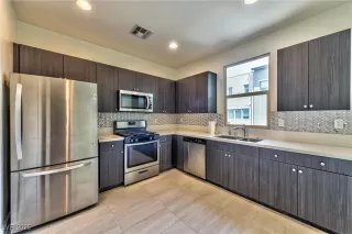 Photo #2: 2681084 Listing 