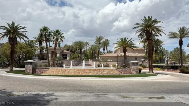 MLS: 2681099 Condo For Sale