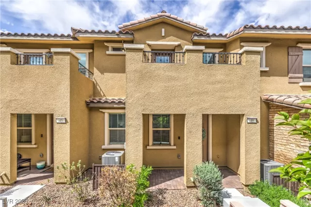 MLS: 2681139 Condo For Sale