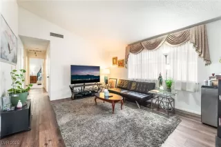 Photo #5: 2681229 Listing