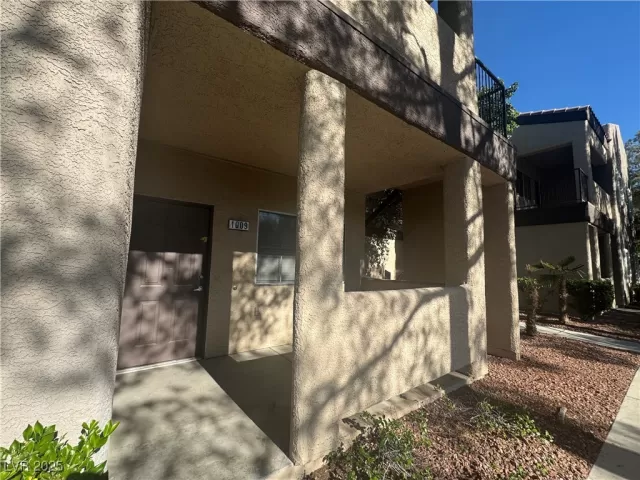 MLS: 2681245 Condo For Sale