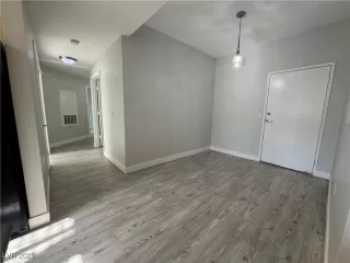 Photo #5: 2681245 Listing