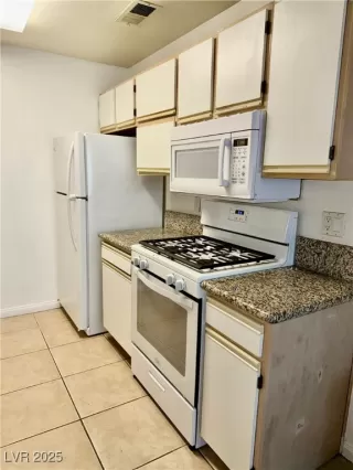 Photo #6: 2681314 Listing