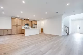 Photo #3: 2681320 Listing