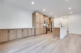 Photo #4: 2681320 Listing