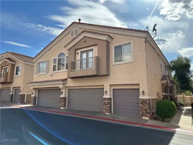 MLS: 2681347 Condo For Sale