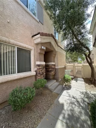 Photo #2: 2681347 Listing 