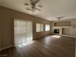 Photo #5: 2681347 Listing 