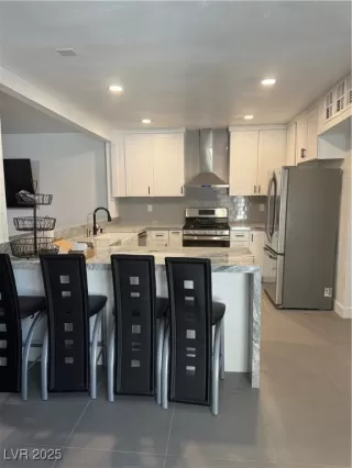 Photo #3: 2681401 Listing 