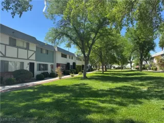 Photo #4: 2681405 Listing