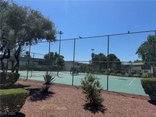 Photo #6: 2681405 Listing