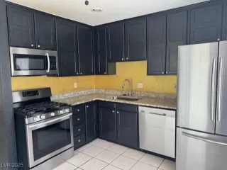 Photo #5: 2681416 Listing 