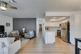 Photo #5: 2681440 Listing