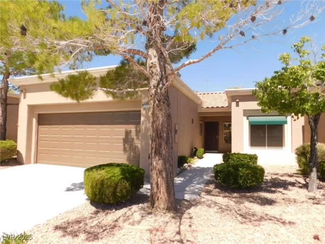 MLS: 2681510 Condo For Sale