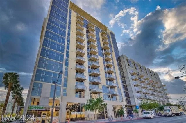 MLS: 2681523 Condo For Sale