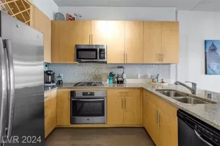 Photo #1: 2681523 Listing 