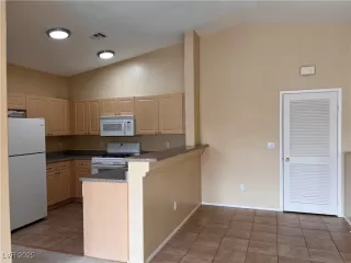 Photo #5: 2681607 Listing 