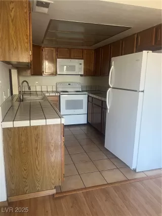 Photo #2: 2681620 Listing 