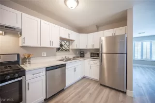 Photo #3: 2681638 Listing