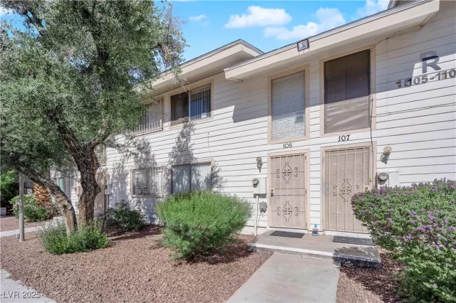 MLS: 2681644 Condo For Sale