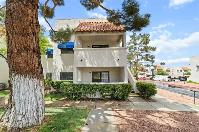 MLS: 2681689 Condo For Sale