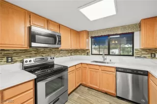 Photo #2: 2681689 Listing