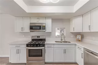 Photo #2: 2681719 Listing